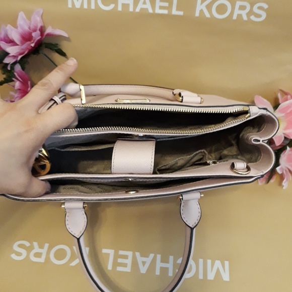 Michael kors purse bag w/ wallet set - Picture 6 of 8